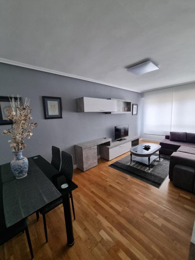 Apartamento Vivienda Silvia Renfe León Exterior foto
